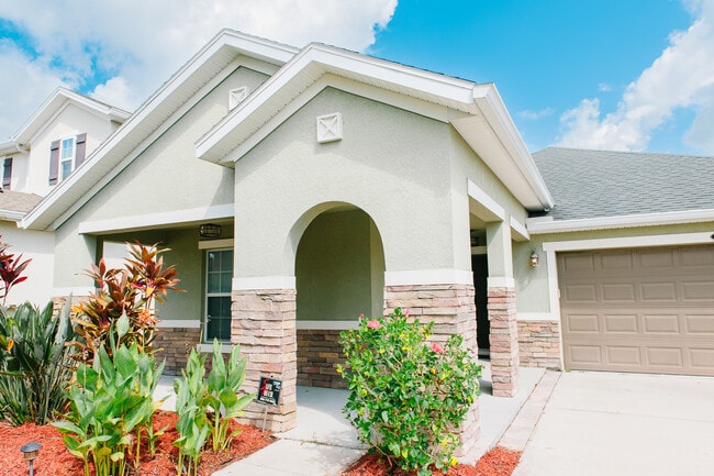 Building Photo - 208 Grande Lake Dr