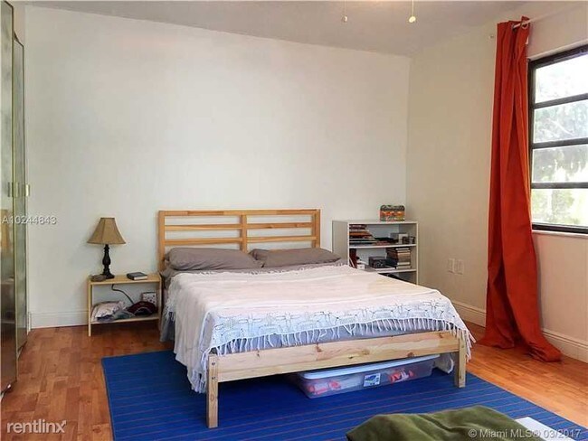 Foto del edificio - 2989 Bird Ave