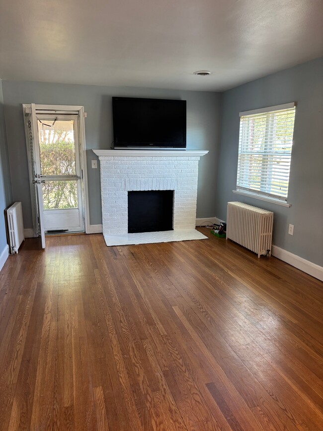 Building Photo - 4035 Walmsley Blvd