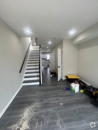 Building Photo - 503 N Glover St