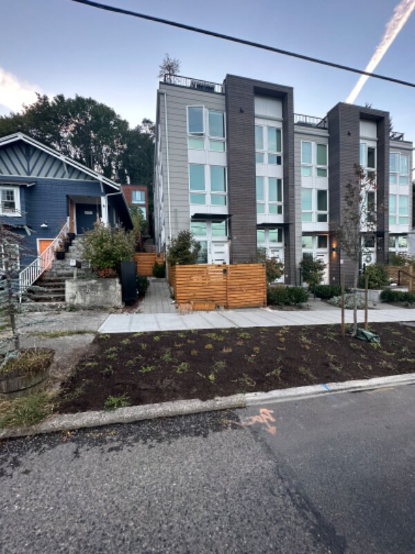 Building Photo - 1755 17th Ave S
