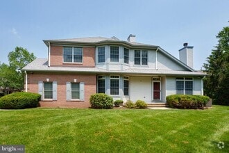 Building Photo - 111 St Clair Ct