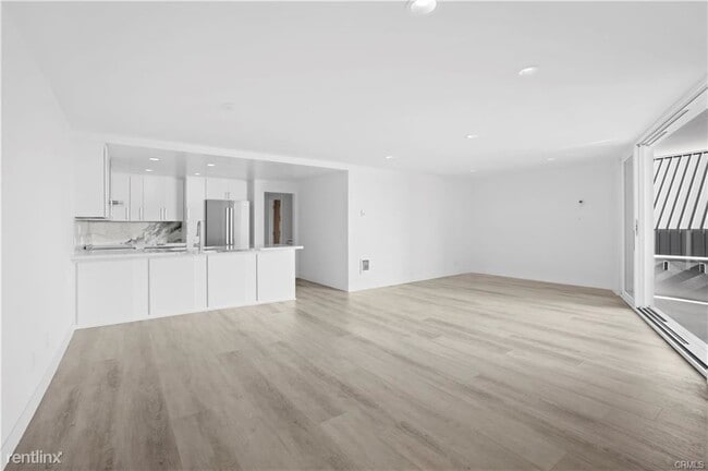 Building Photo - 2 br, 2 bath Condo - 3121 W Coast Hwy Apt 3C