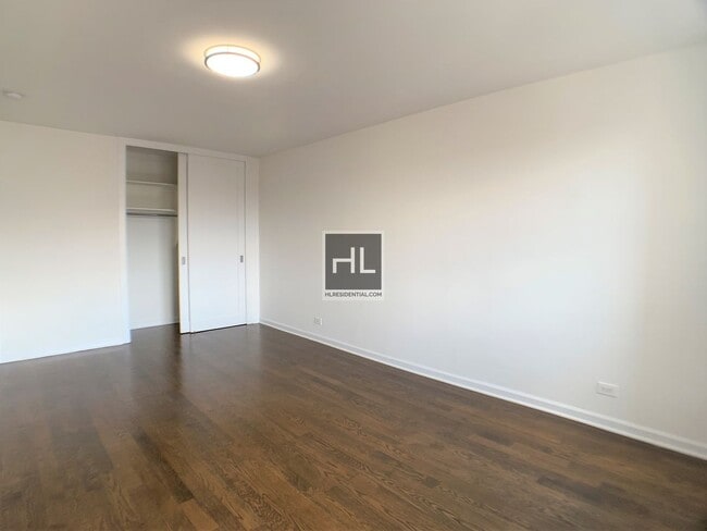 Building Photo - E 16 ST