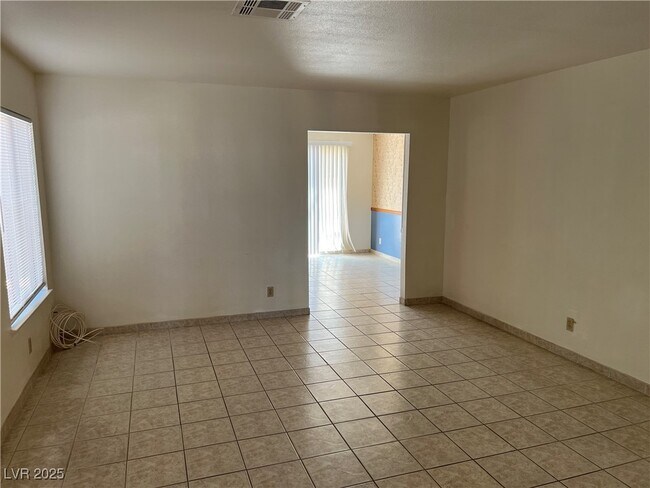 Foto del edificio - 1628 Starridge Way