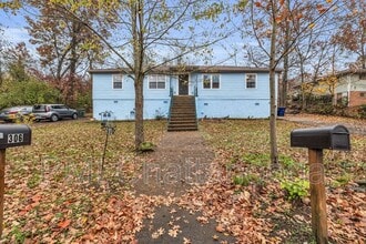 Building Photo - 304 Glenwood Cir