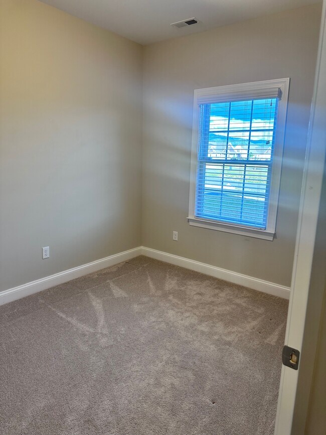 Building Photo - 5025 Fox Trot Ln