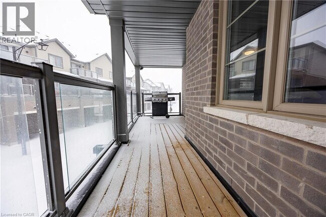 Photo du bâtiment - 205 W Oak Trl