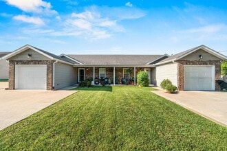 Building Photo - 124-130 Comanche Ln