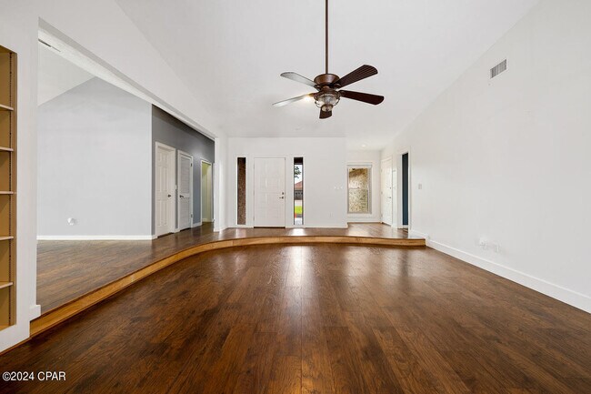 Building Photo - 362 Wahoo Rd