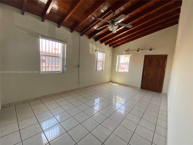 Foto del edificio - 80 NW 60th Ct