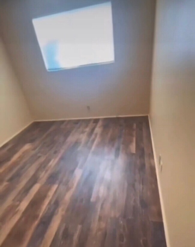 Foto del edificio - 504 W Hillsdale St