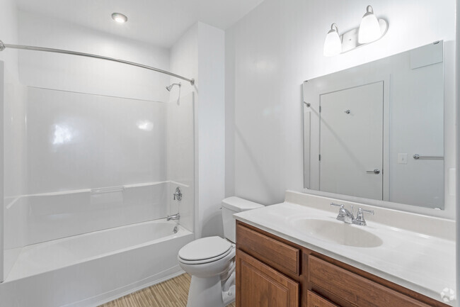 1 BR, 1 BA - 652 SF - South Capitol Apartments