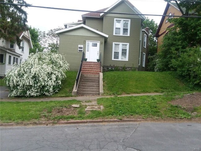 Building Photo - 363 Green St