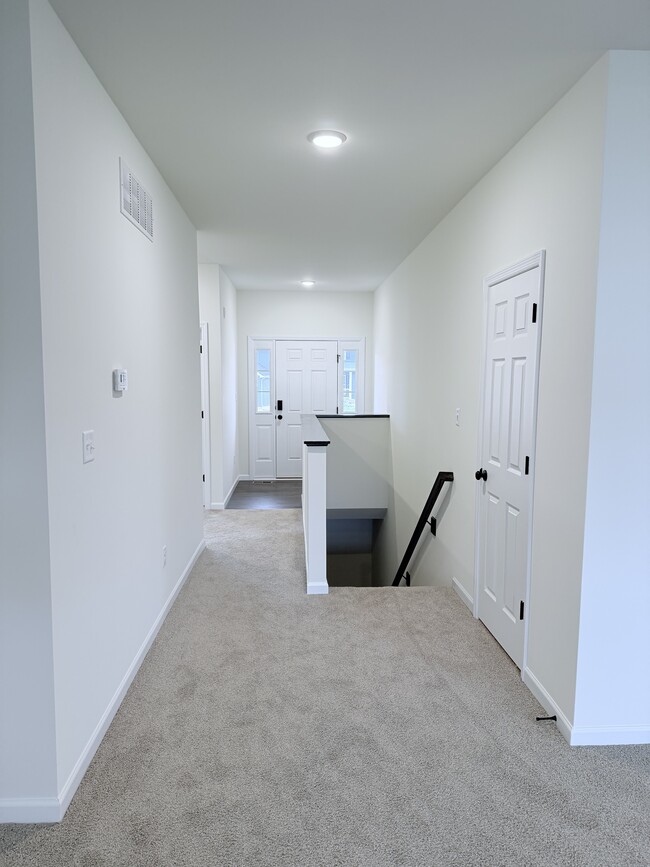 Building Photo - 810 Colony Rdg Ct