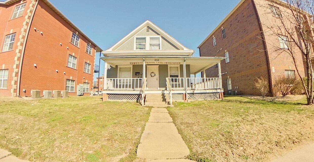 Primary Photo - 1014 Bluemont Ave.