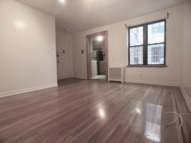 Foto del edificio - 183 Pinehurst Ave