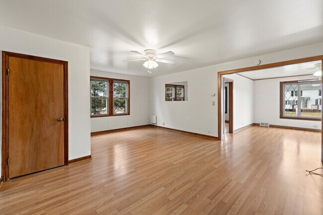 Foto del edificio - 25 E Chestnut Ave