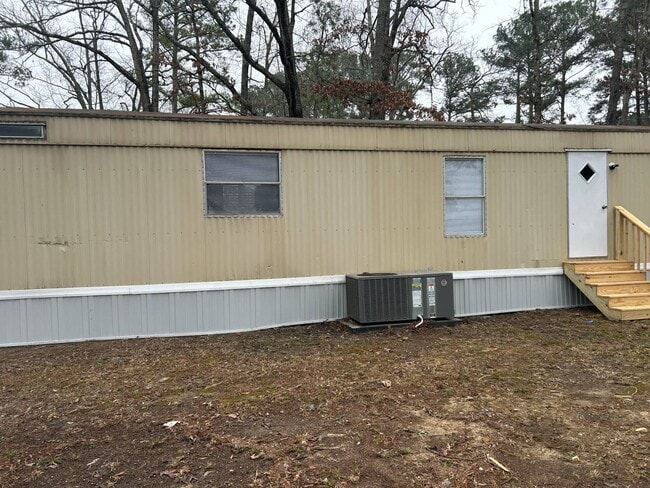 Building Photo - 97 White Oak Village