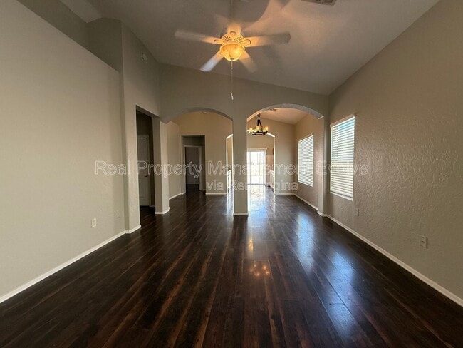 Foto del edificio - 13444 W Rhine Ln