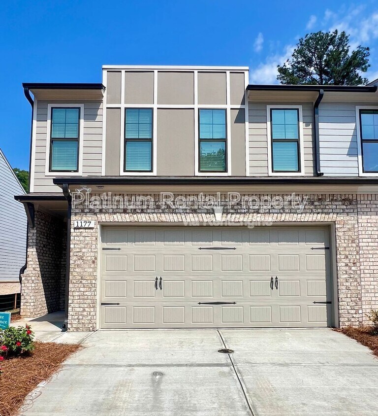 Photo - 1177 Lucan Ln
