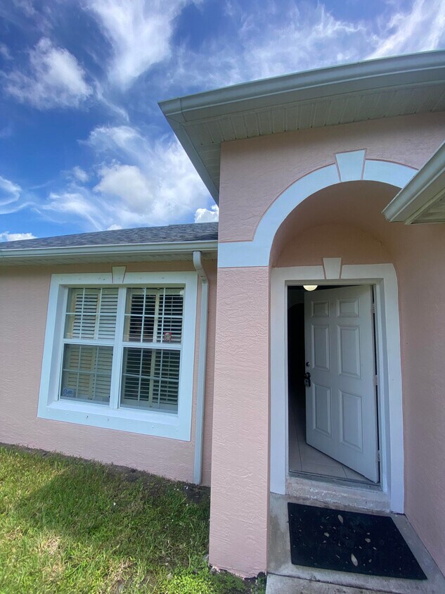 Foto principal - 4021 SW Rosser Blvd