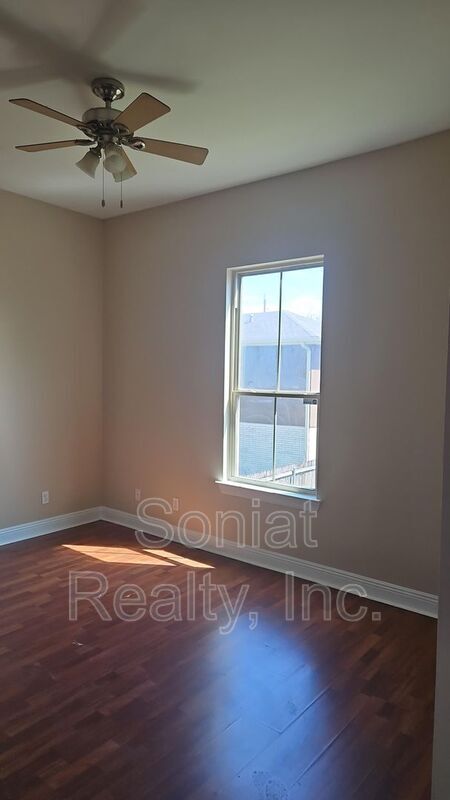 Foto del edificio - 6087 Wilton Dr