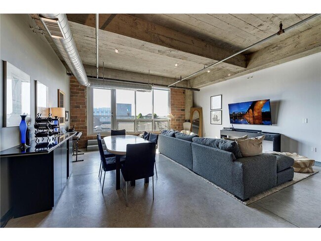 Building Photo - 901 N 3rd St