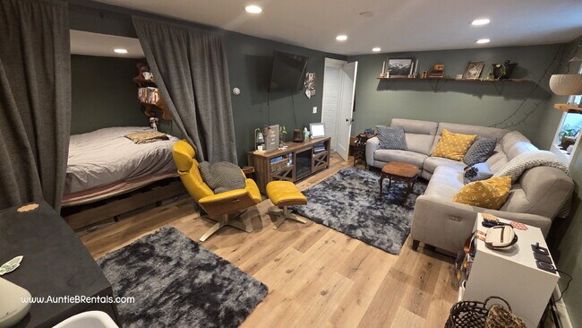 Foto del edificio - Spacious 4BR  in Saint Paul | 2 Full Baths - VIDEO TOUR