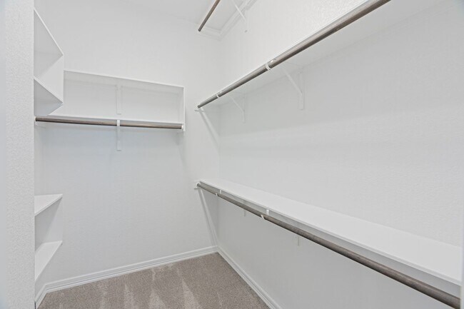 Foto del edificio - 2212 Dillon Pond Ln