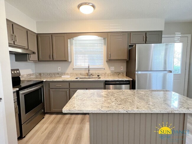 Foto del edificio - Beautiful Emerald Gardens Home with a Comm...