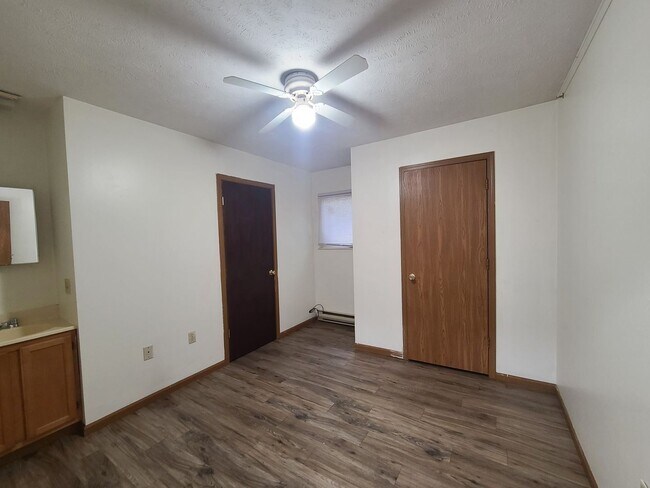 Building Photo - 3 br, 2 bath House - 131 Springbrook Street