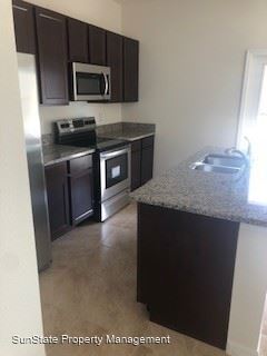 Building Photo - 3 br, 2.5 bath House - 1608 Pham Drive