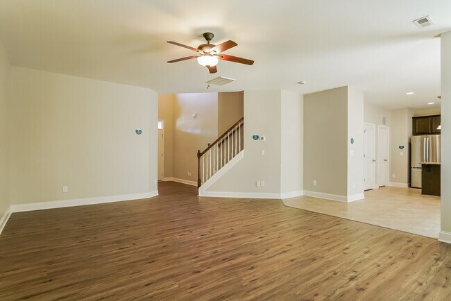 Foto del edificio - 158 Outwater Ridge Dr