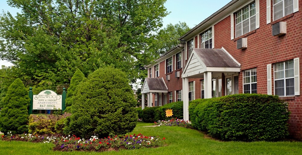 Sherwood Apartments photo 6