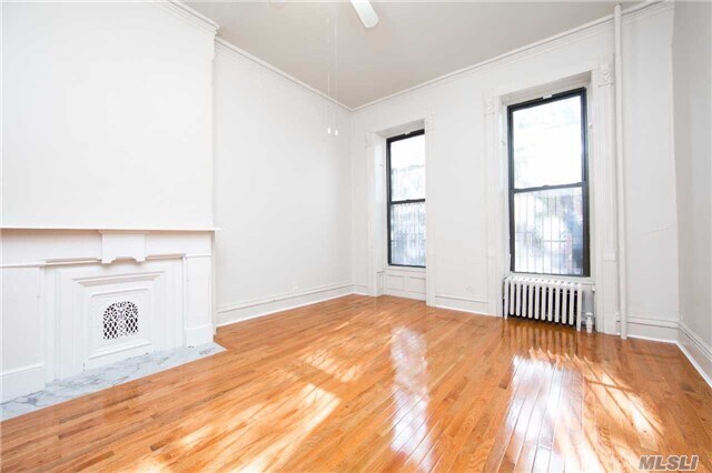 Primary Photo - 239 Madison St