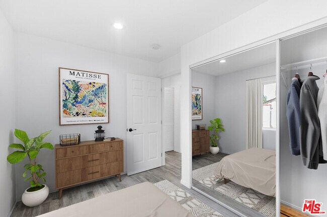 Foto del edificio - 7309 N Wilbur Ave