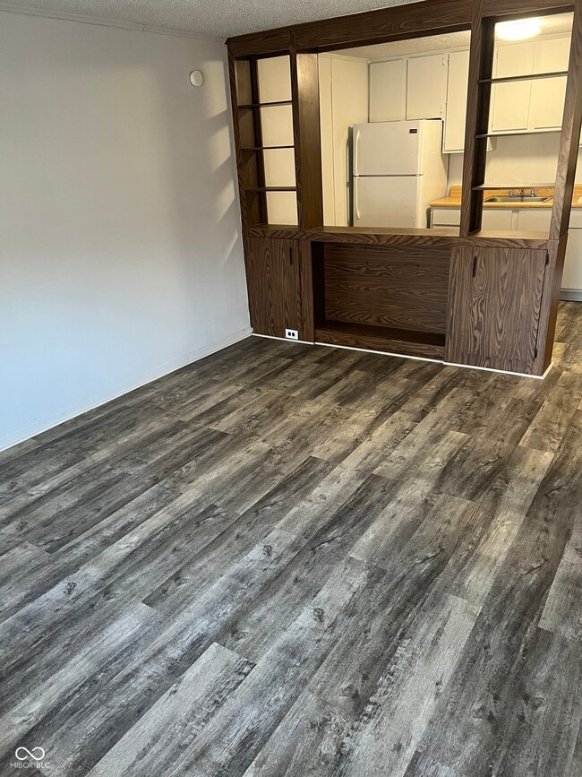 Building Photo - 2000 Indianapolis Rd