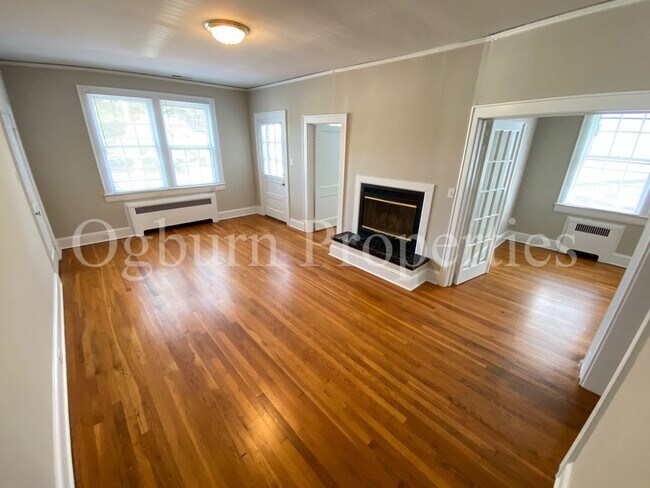 Foto del edificio - 664 N Spring St