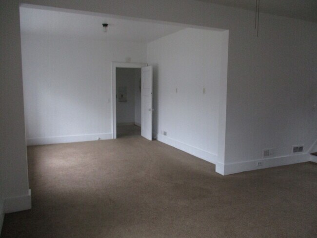 Foto del edificio - 4 Bedroom, 2 Bath house.