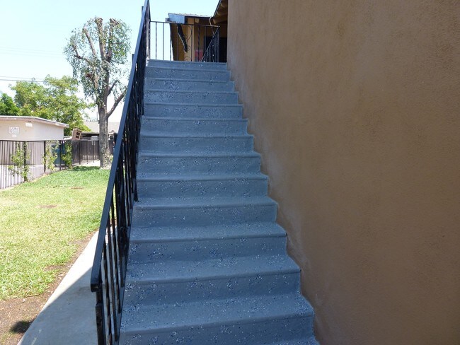 Building Photo - 8641 Cerritos Ave