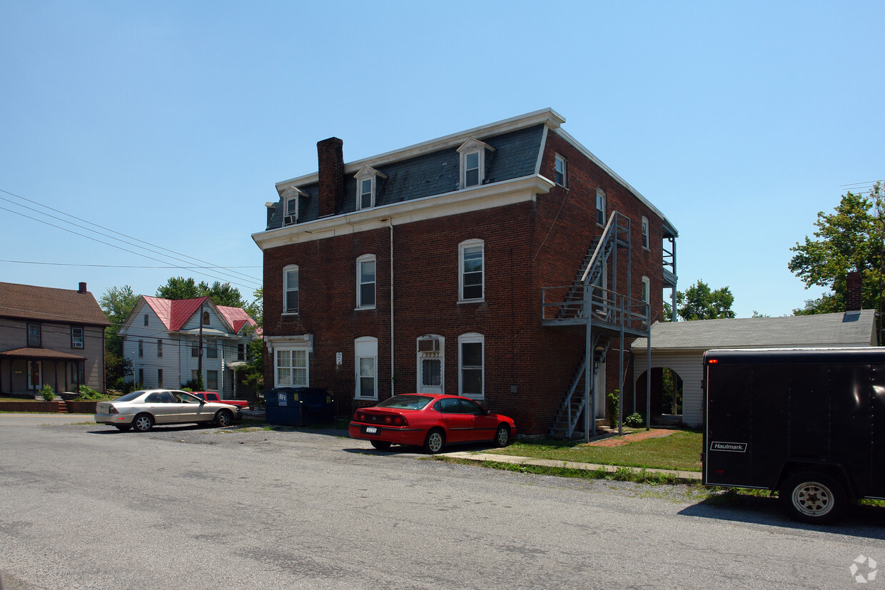 Foto del edificio - 15737 Fenton Ave
