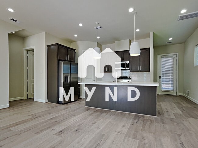 Building Photo - 10526 Executive Lake Dr