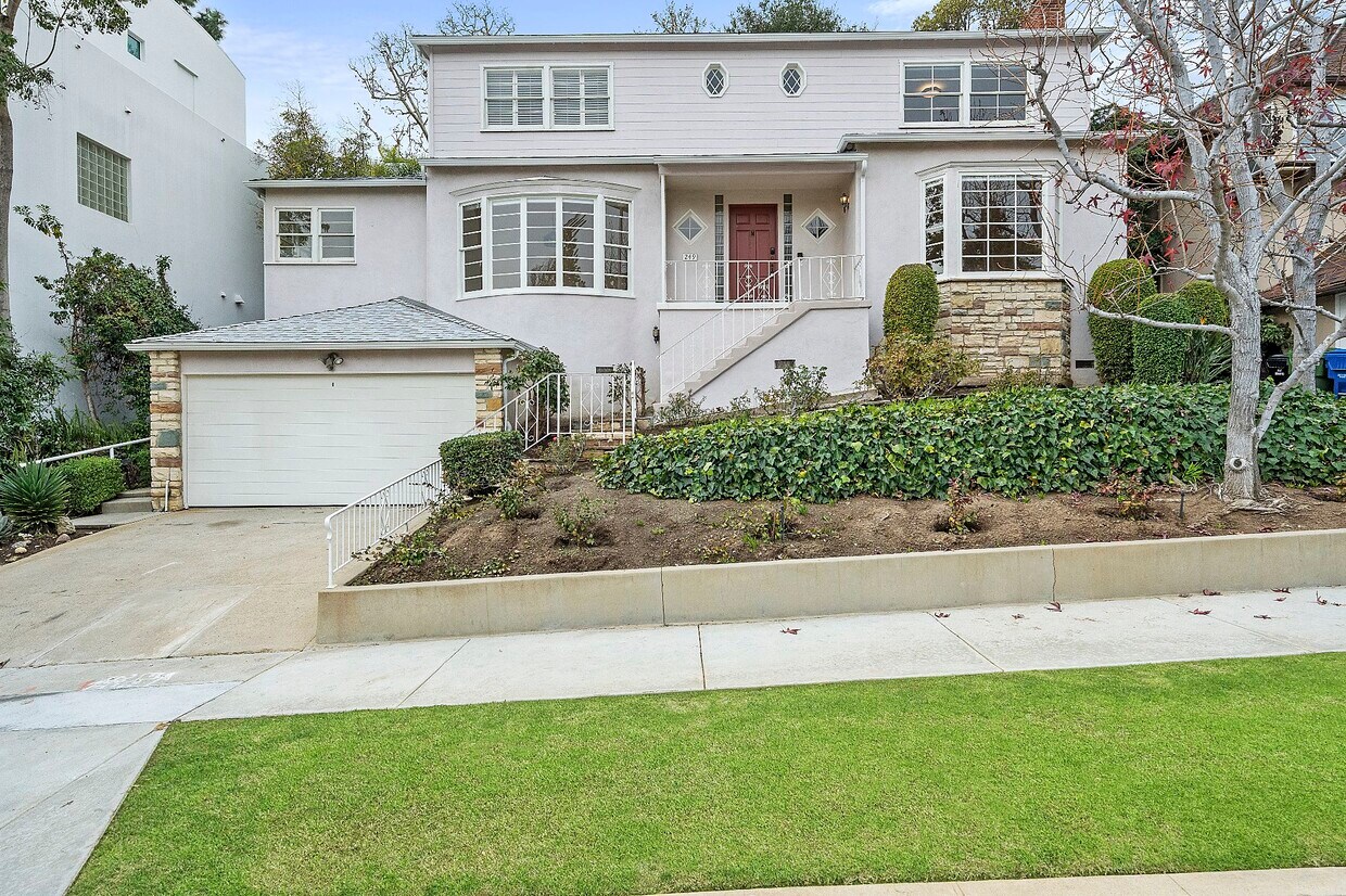Primary Photo - 249 S Bentley Ave