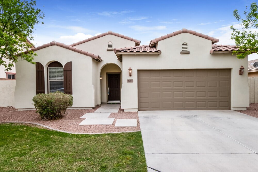 Foto principal - 3705 E Jaguar Ave
