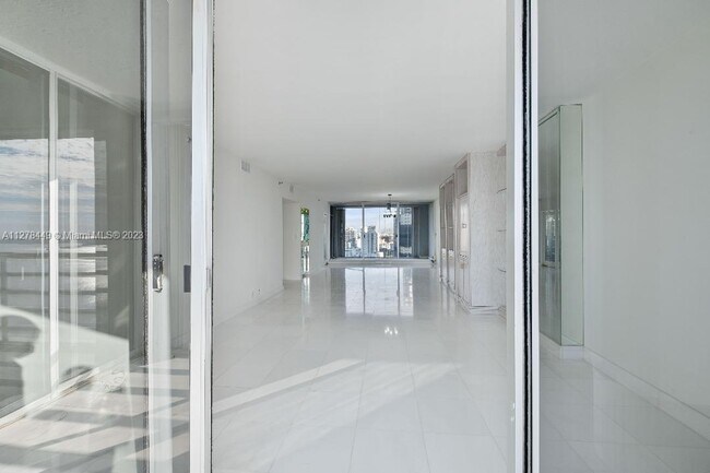 Foto del edificio - 1541 Brickell Ave