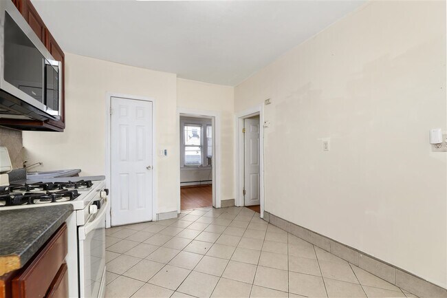 Foto del edificio - 204 Zabriskie St