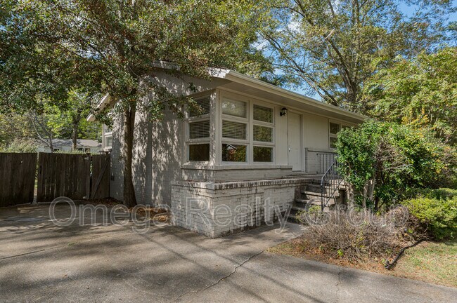 Building Photo - 108 Elder St