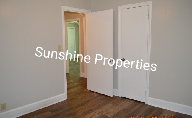 Building Photo - 4013 Jenny Rd