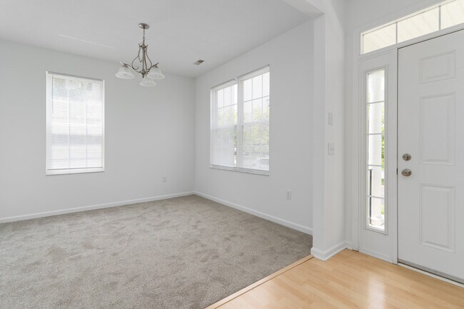Building Photo - 5170 Horseshoe Falls Dr